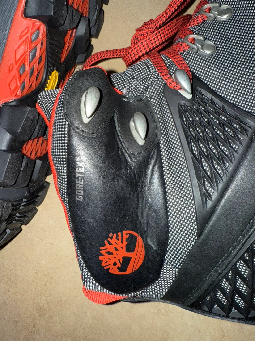 Timberland goretex men’s shoes - size 11.5 image indicator(5)