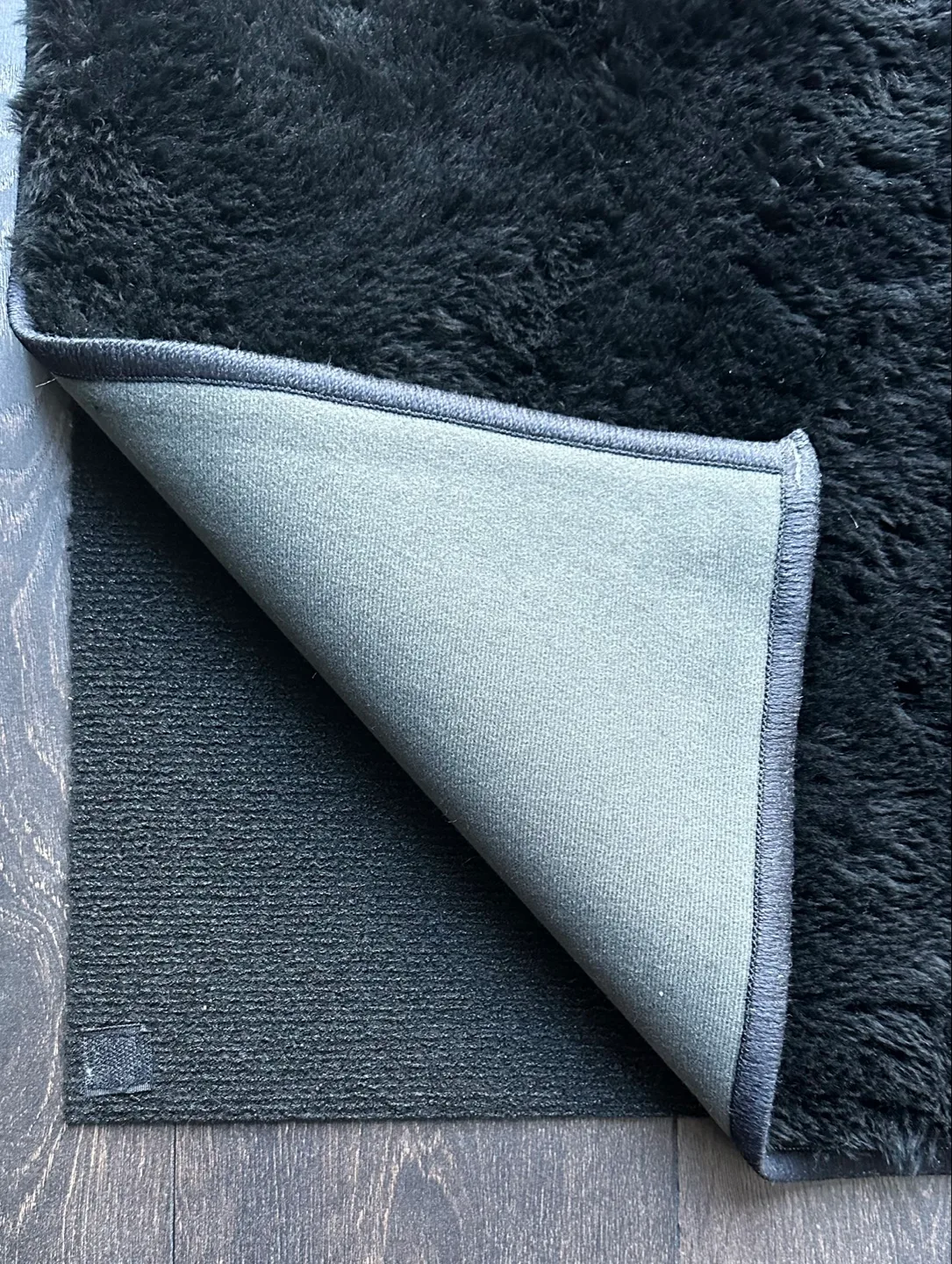 Ruggable Ink Black Plush Rug 6’x4’ image indicator(4)