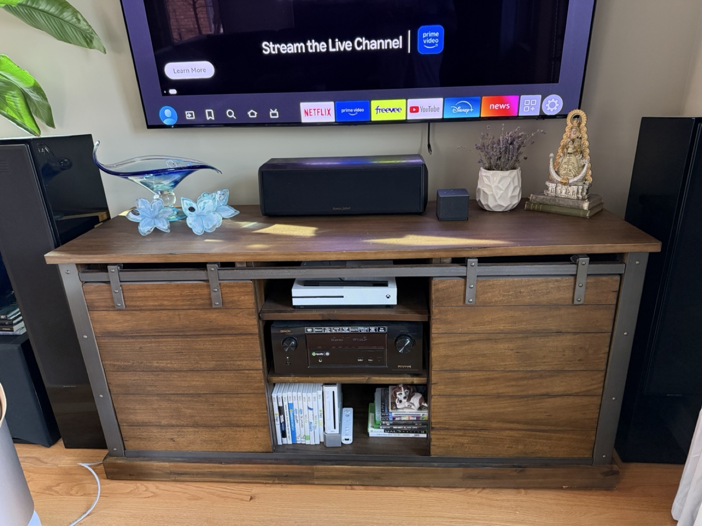 FREE Rustic Farmhouse Style Sliding Barn Door TV Stand