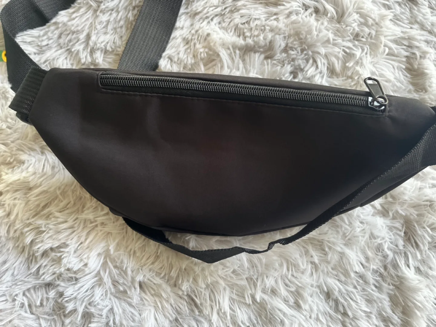 Black fanny pack image indicator(3)