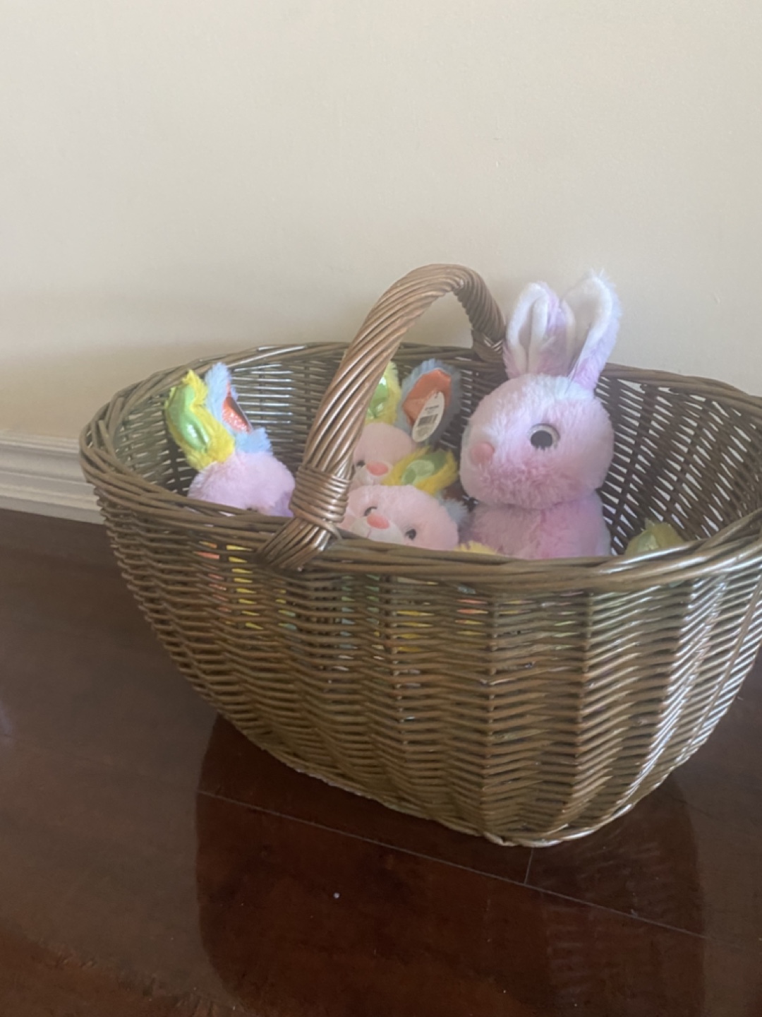 Easter Basket with Plush Bunnies - photo 4