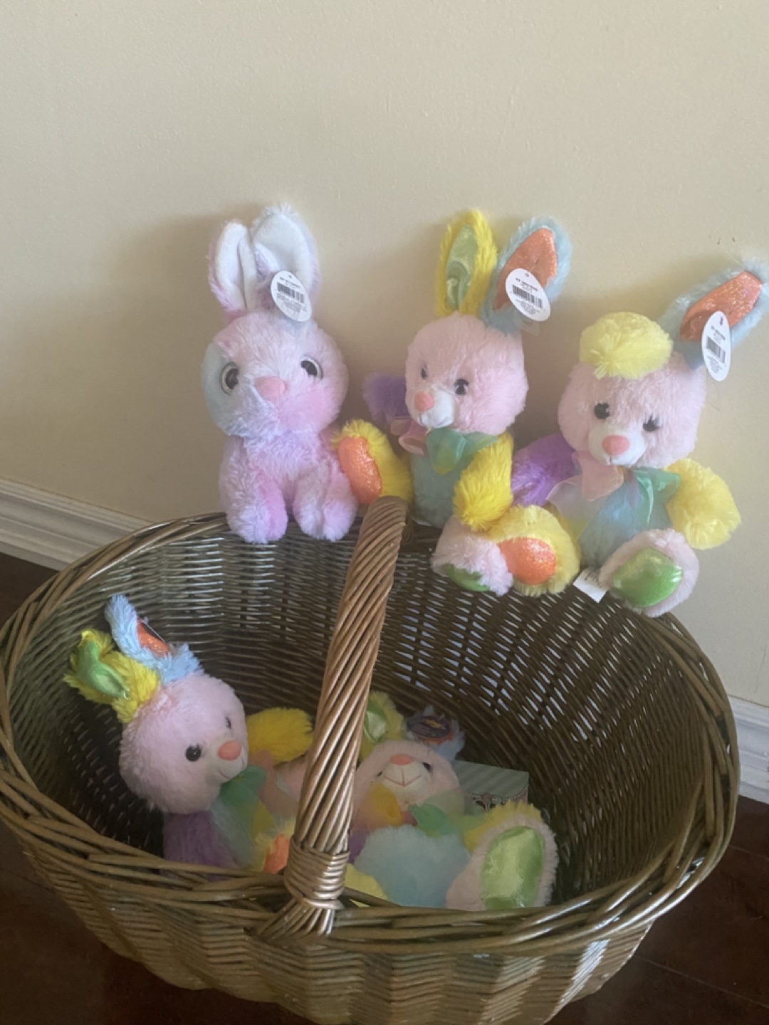 Easter Basket with Plush Bunnies - photo 3