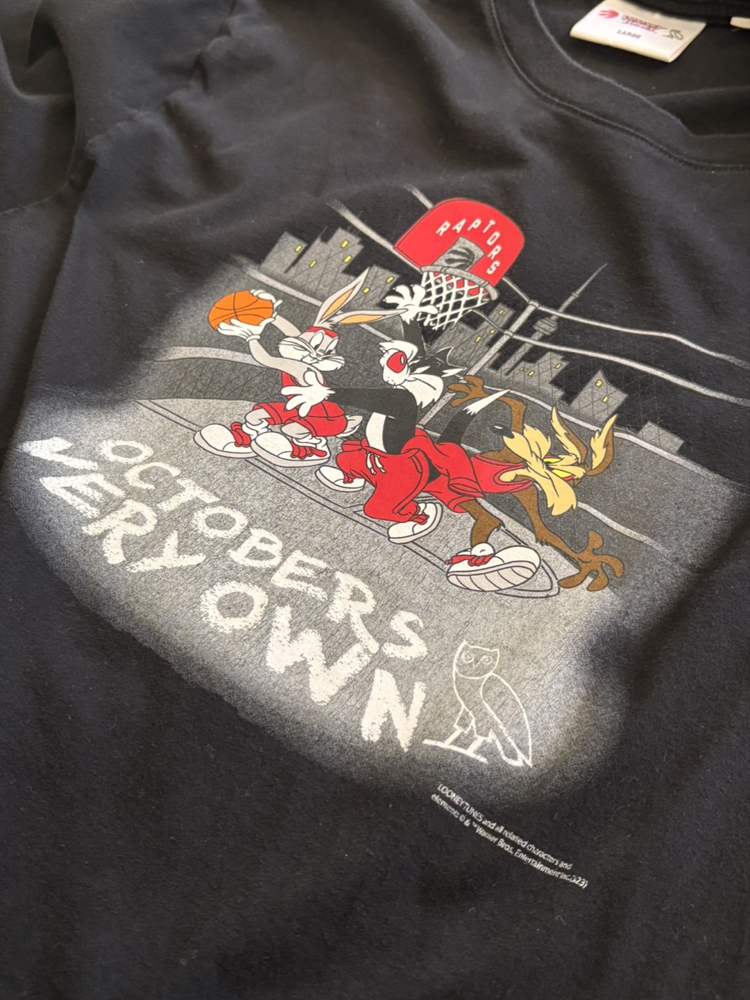 Drake OVO x Looney Tunes Raptors T-Shirt - Size Large - photo 2