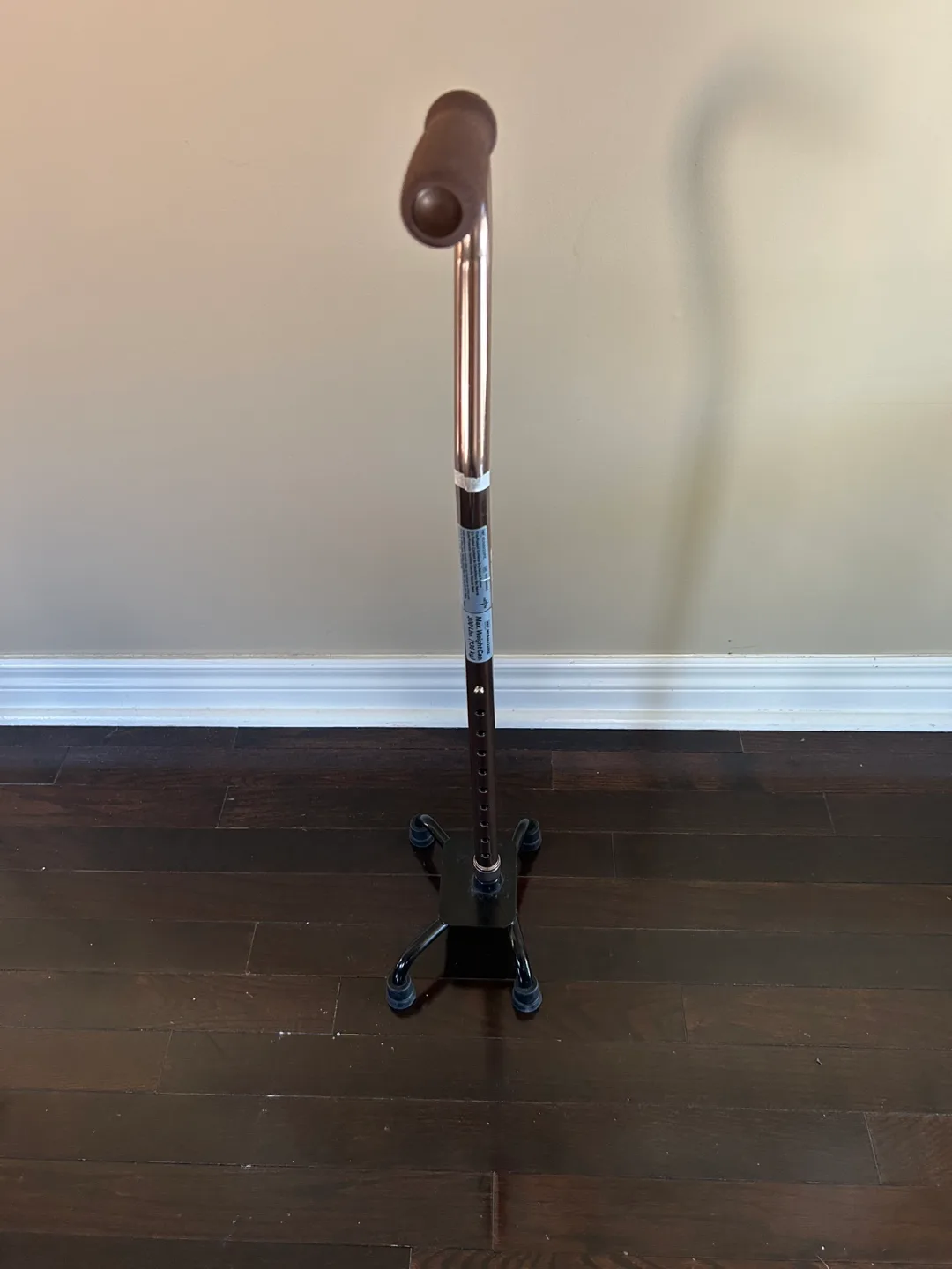 Adjustable Quad Cane Walking Sticks image indicator(2)