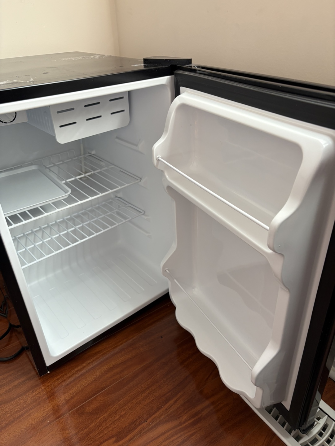 Arctic Air Mini Fridge - photo 2