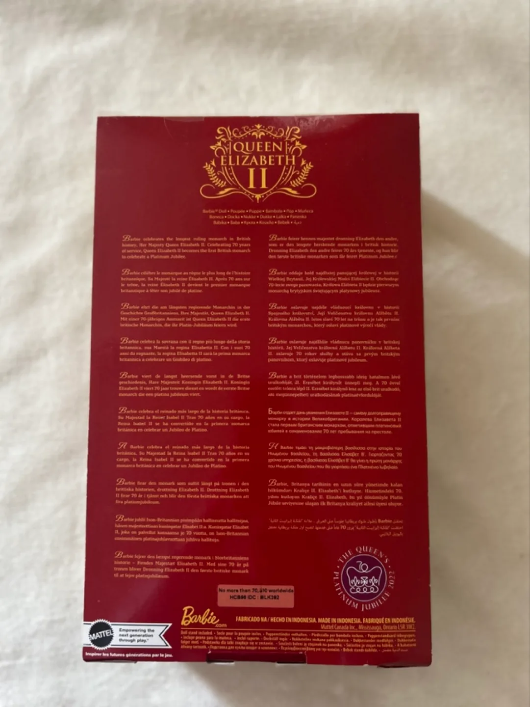 Barbie Signature Queen Elizabeth II Platinum Jubilee Doll 💚 image indicator(3)