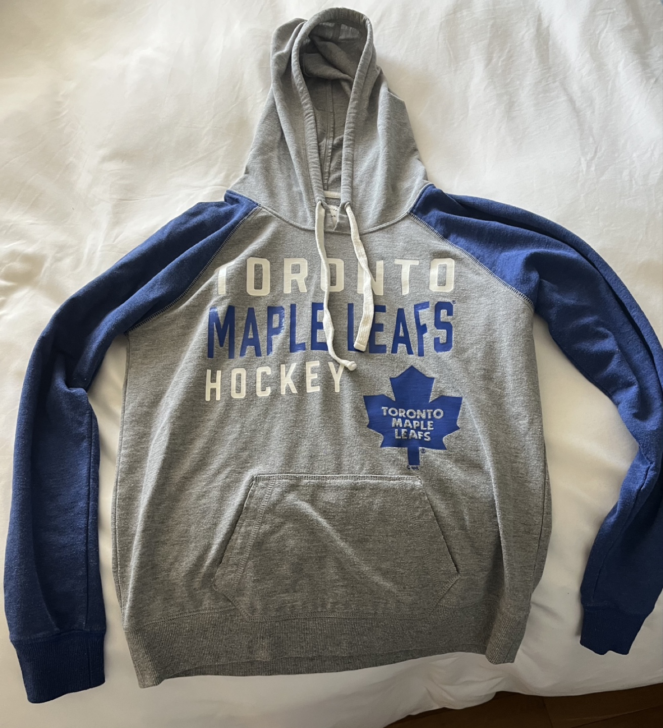 Toronto Maple Leafs Hoodie-size Medium