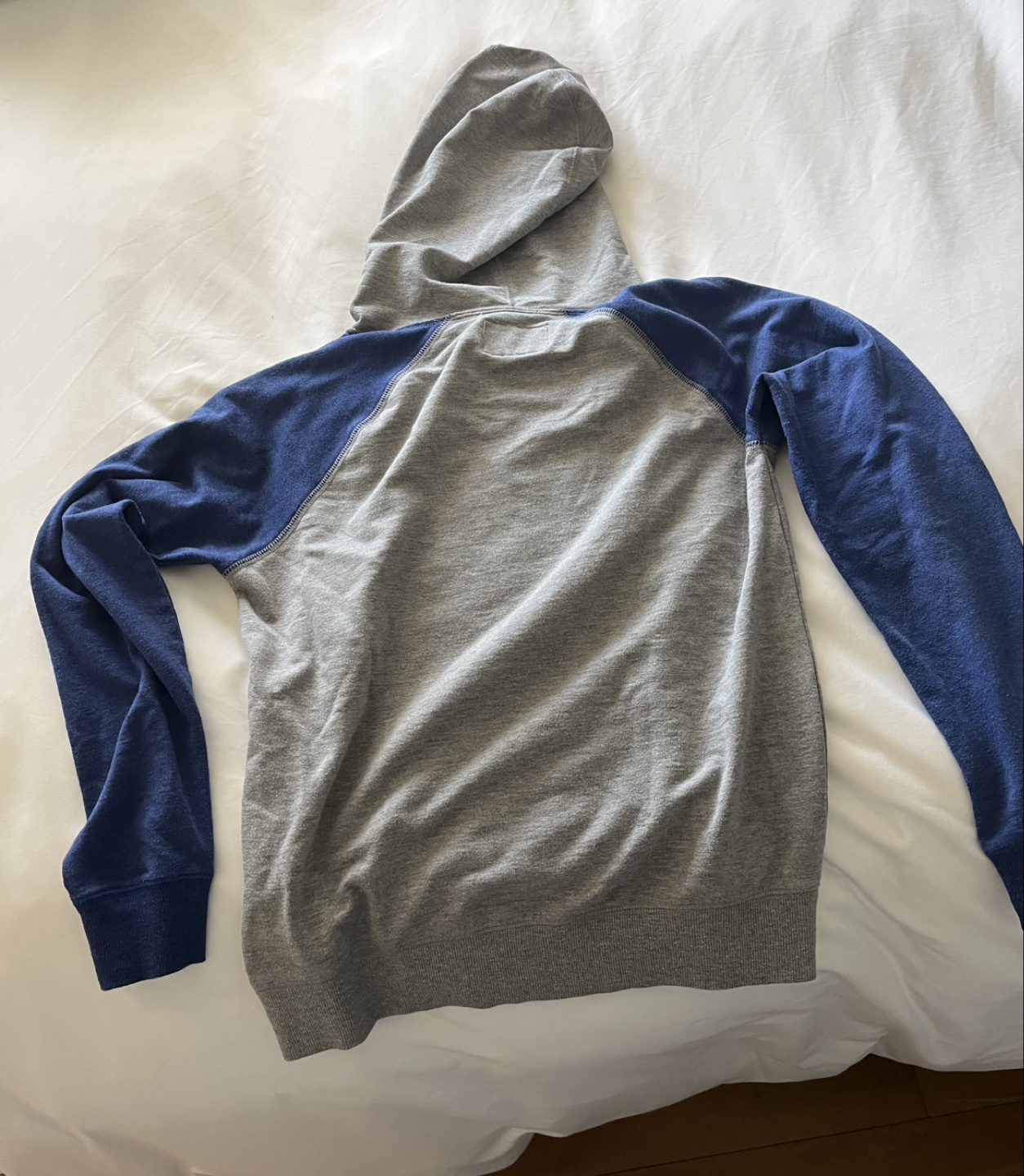 Toronto Maple Leafs Hoodie-size Medium - photo 2