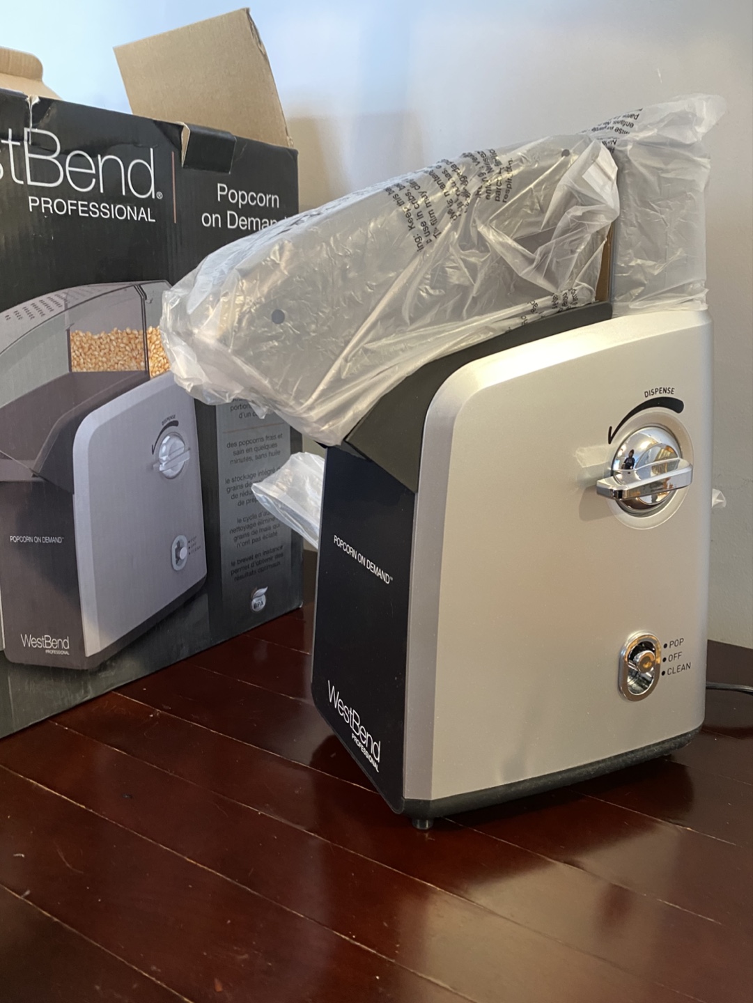 WestBend Popcorn on Demand Machine - New in Box - photo 3