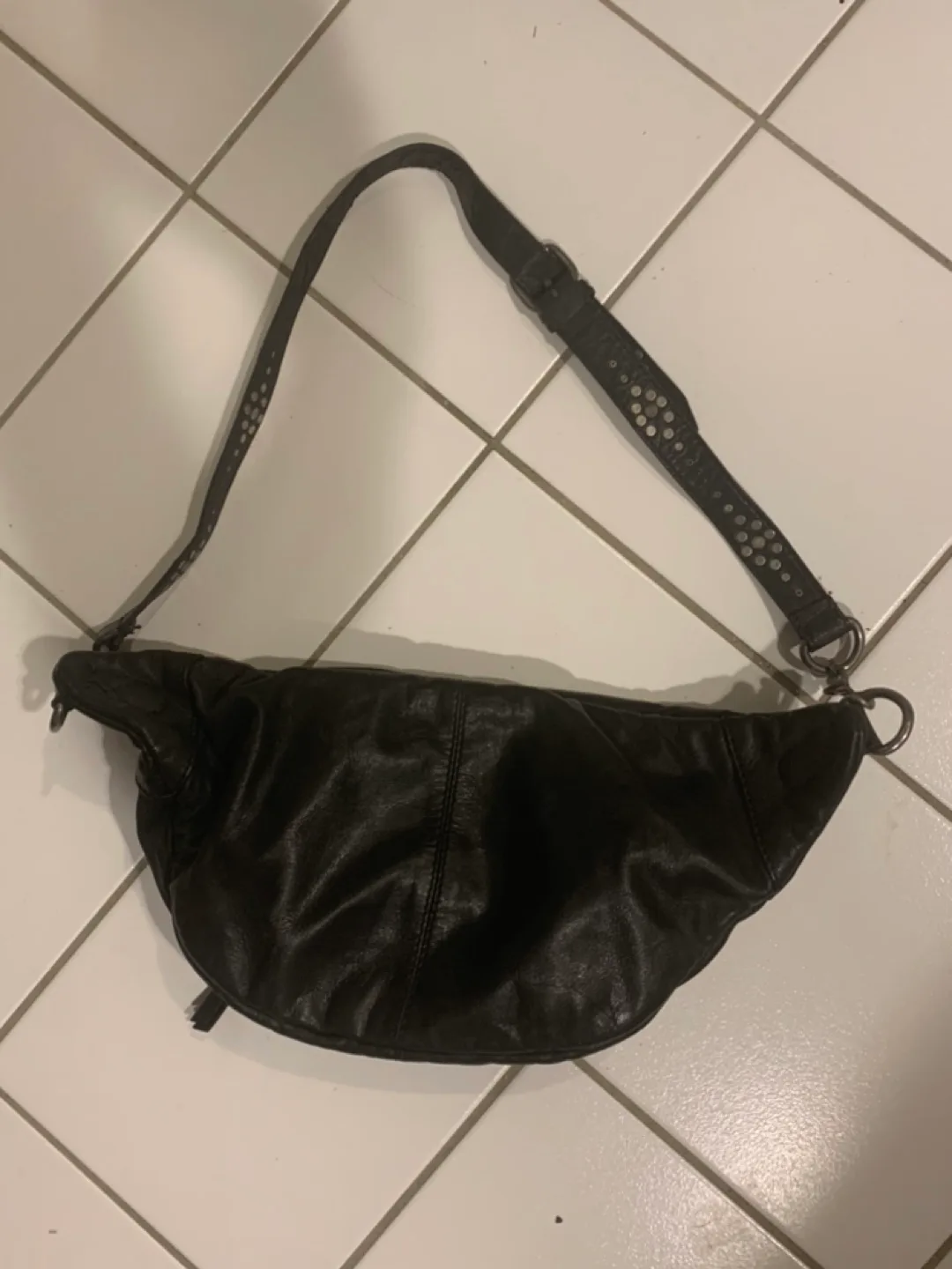 💚Free People Black Leather Belt Bag image indicator(5)