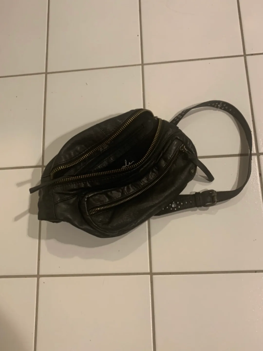 💚Free People Black Leather Belt Bag image indicator(8)