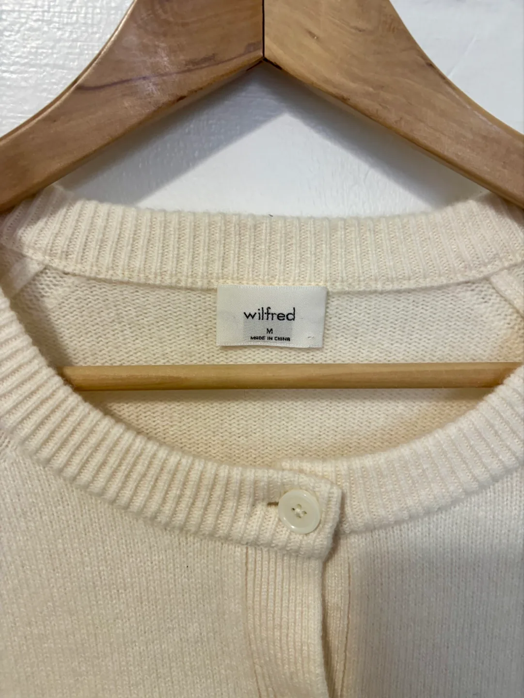 Wilfred Bare Cashmere Crew Cardigan – Barely Worn image indicator(2)