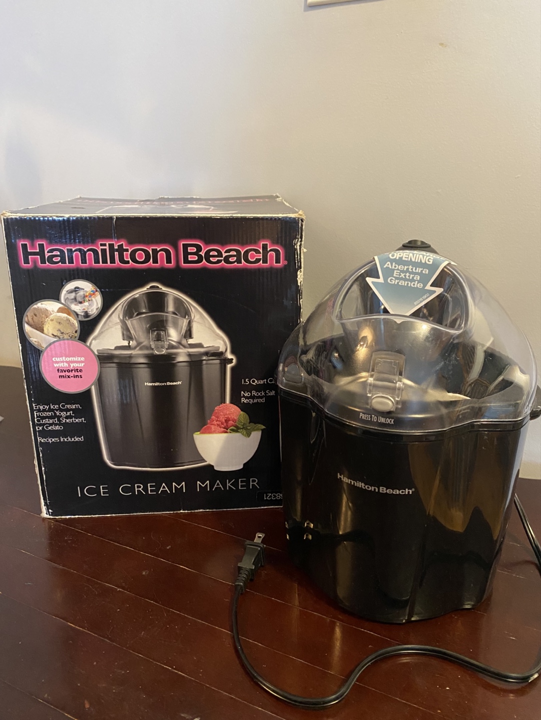 Ice Cream Maker - 1.5 Quart - New in Box - photo 3