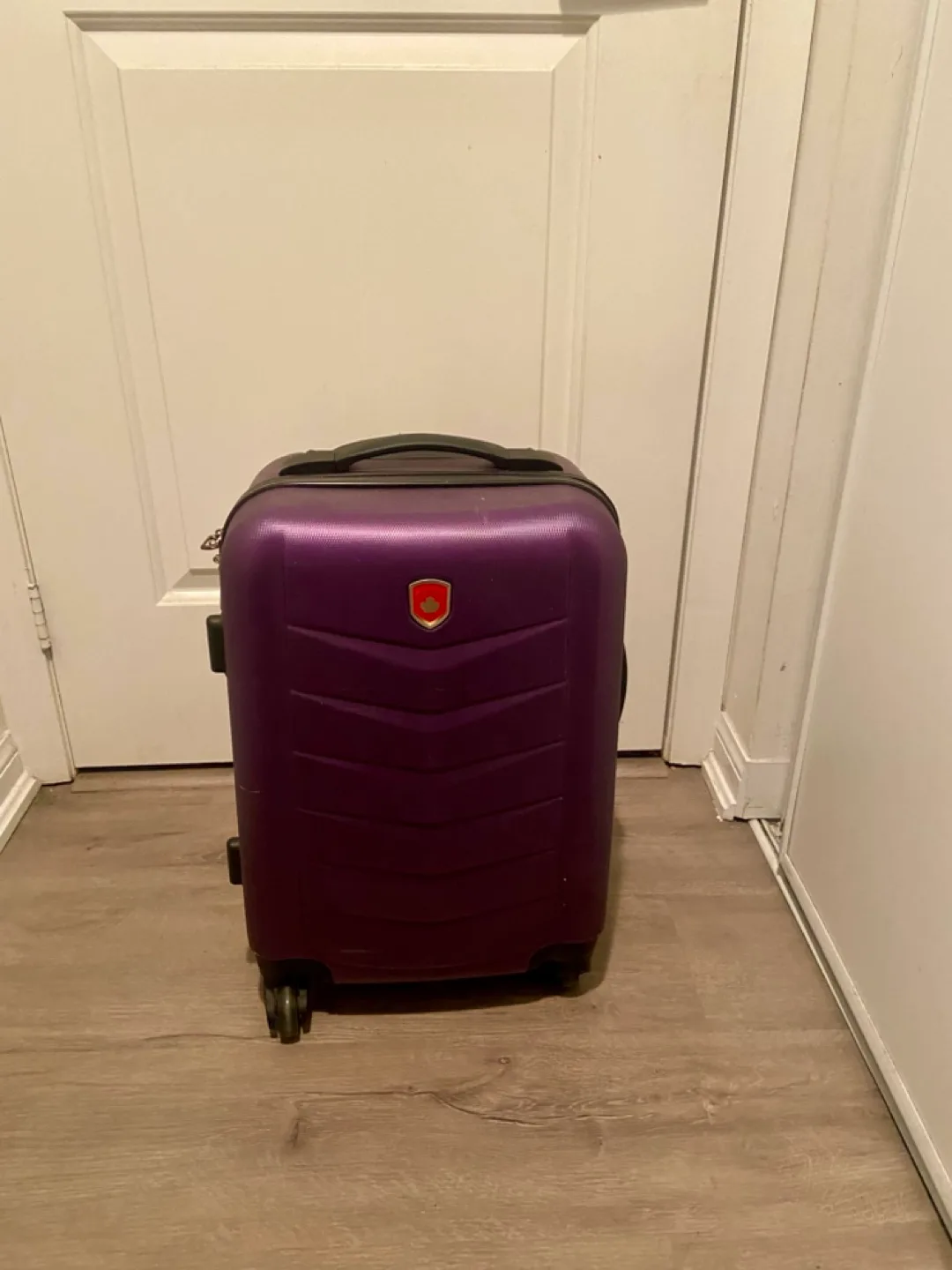 Purple Carry-on Suitcase image indicator(2)