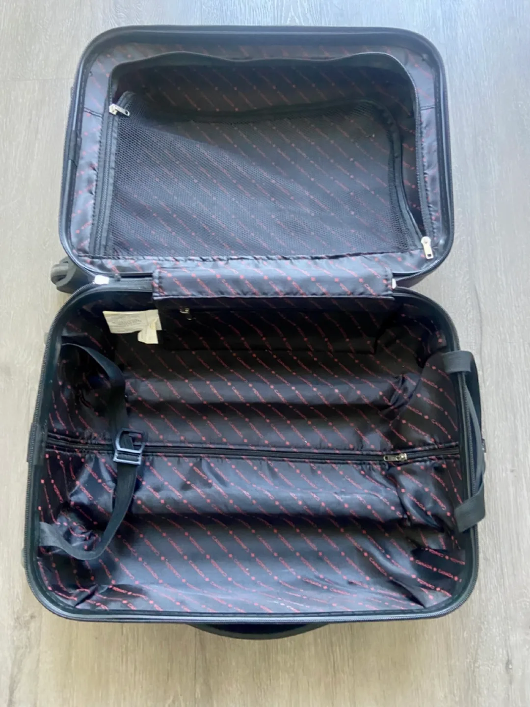 Purple Carry-on Suitcase image indicator(4)