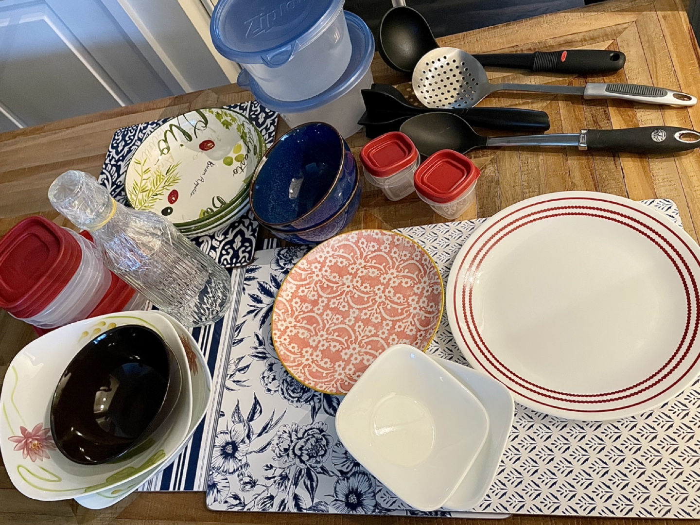 Free Kitchenware/ Tableware