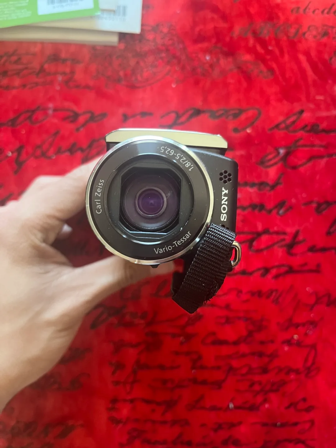 Sony Handycam HDR-CX110 Digital Video Camera Recorder - Black image indicator(7)