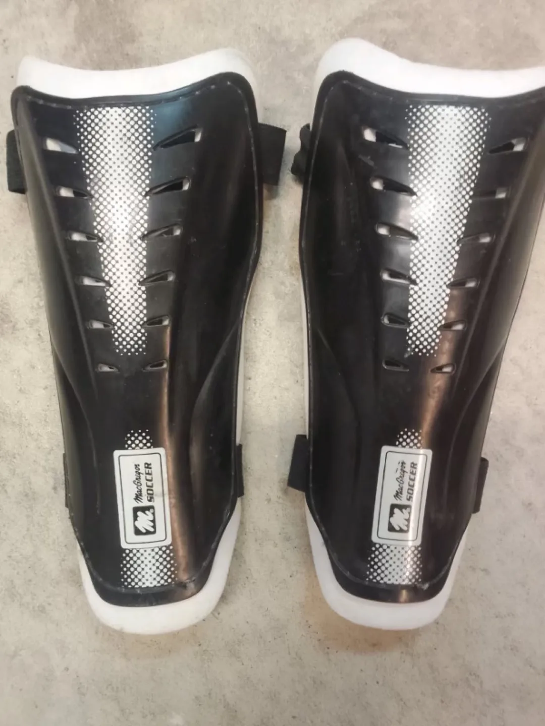 Adult Soccer Shin Guards image indicator(2)