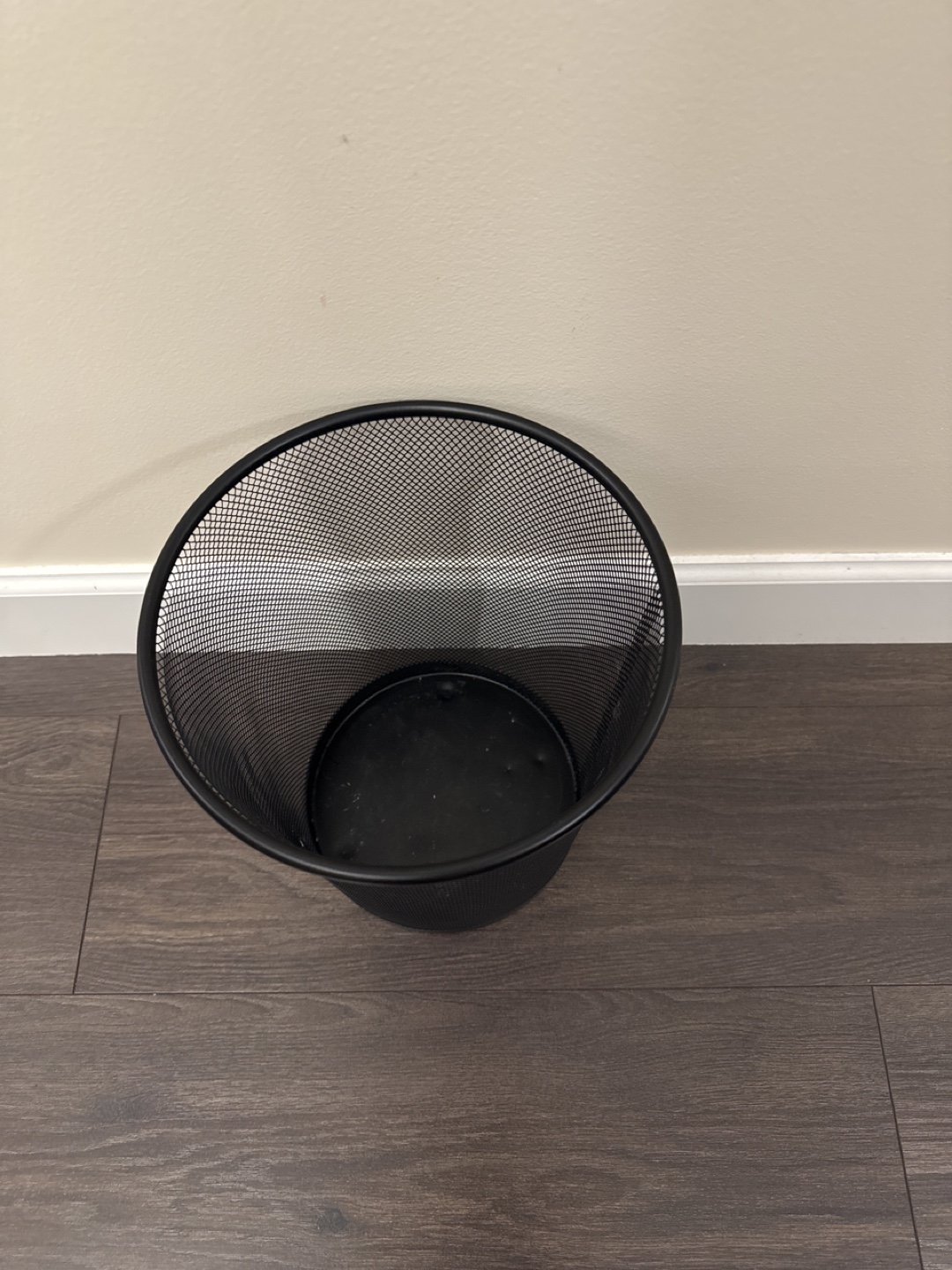 Black Metal Mesh Wastebasket - photo 2