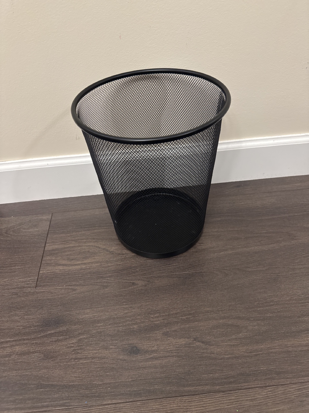 Black Metal Mesh Wastebasket