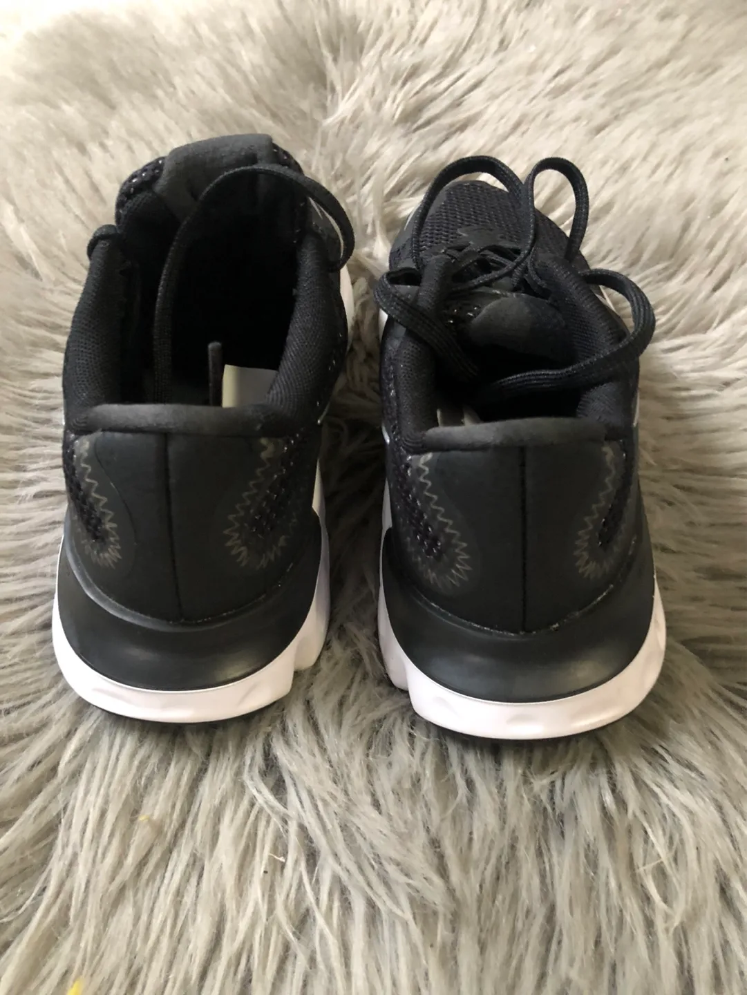 Nike Renew Run Running Shoes - Black/White - Size 4Y image indicator(4)