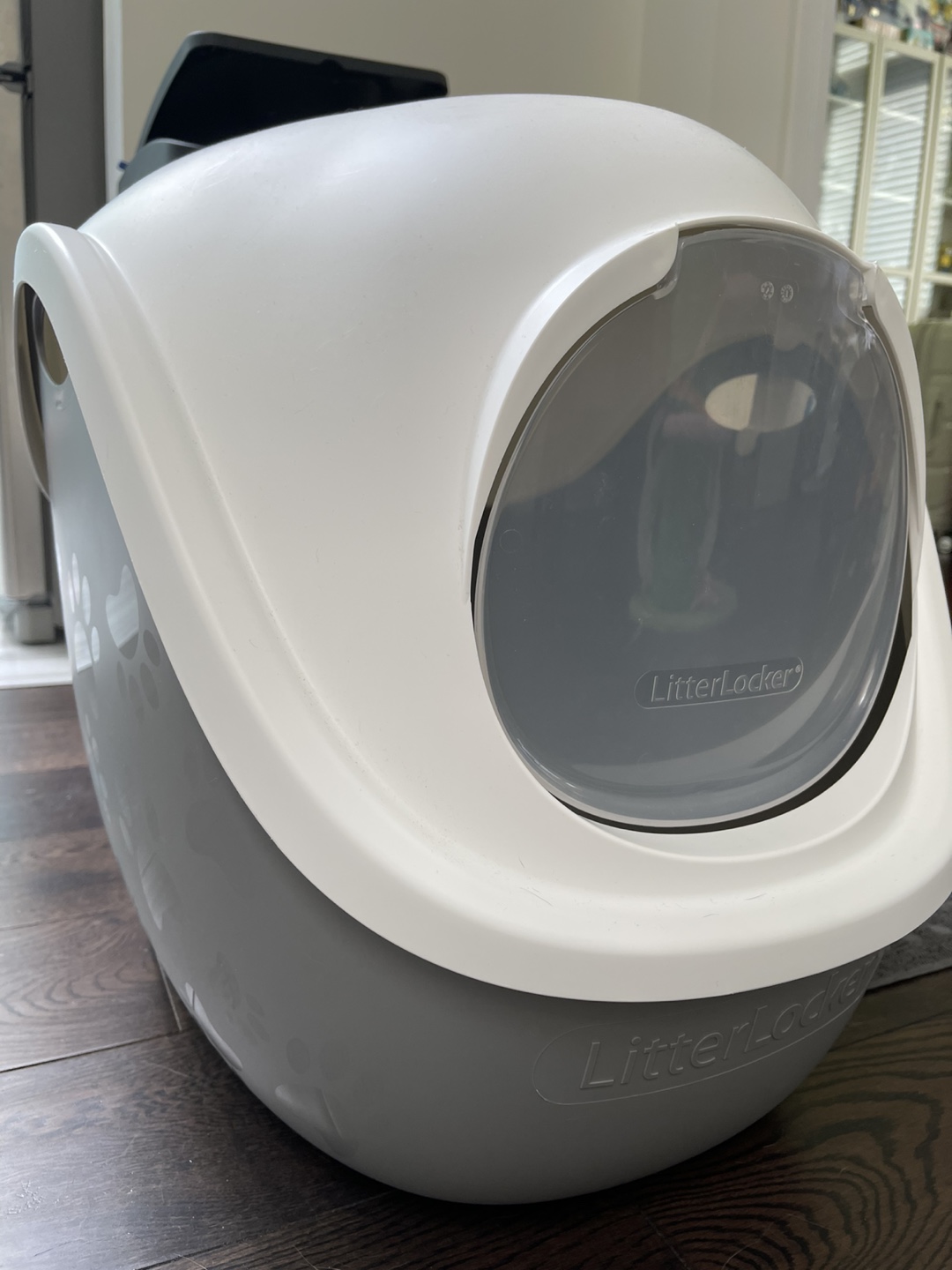 LitterLocker Self-Sealing Cat Litter Box