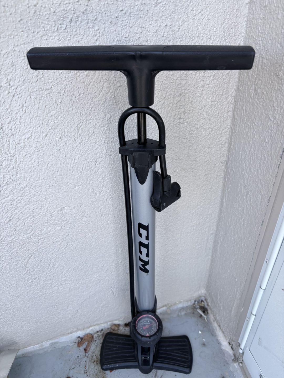 CCM Floor Pump with Gauge
