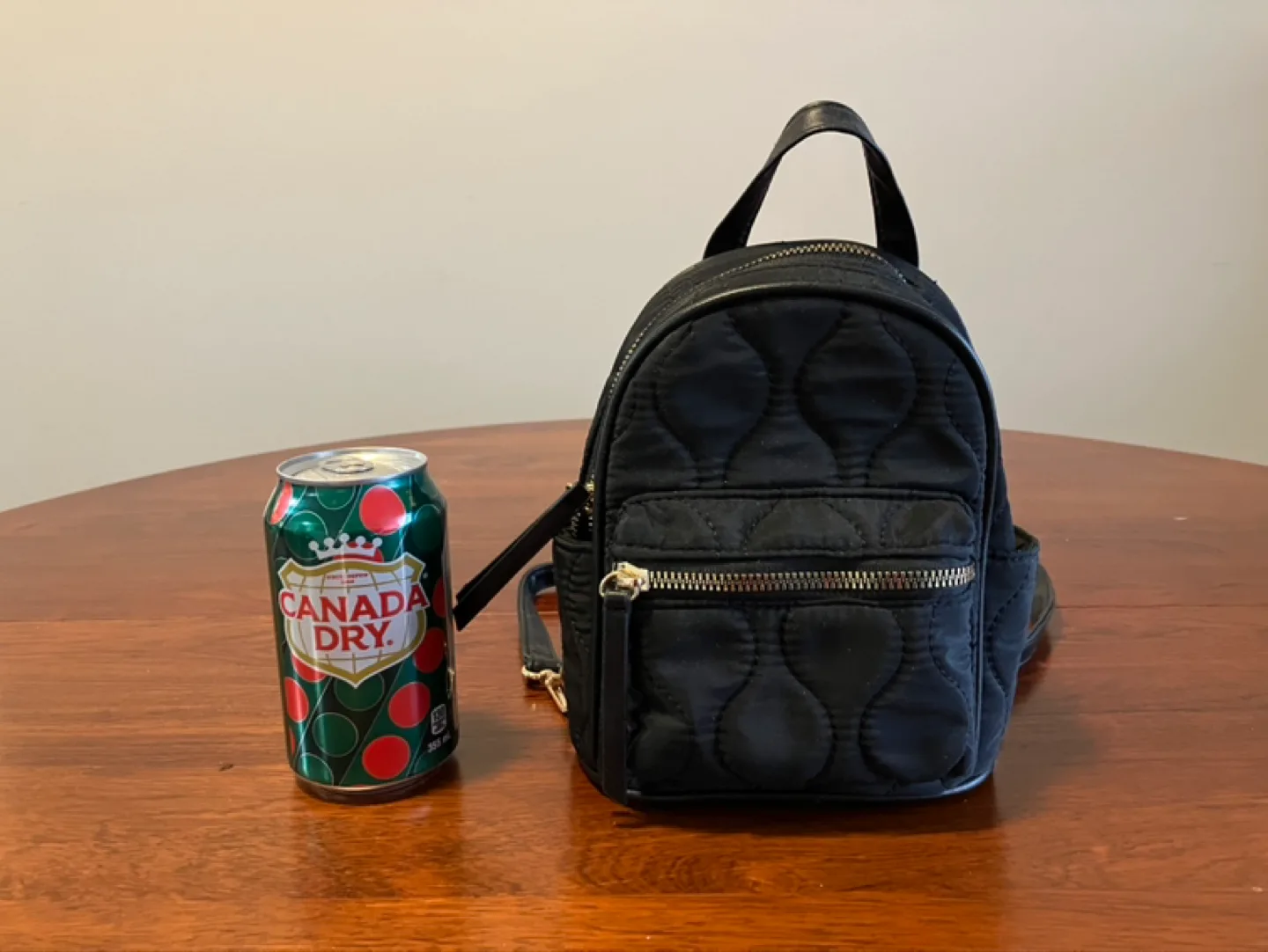 Mini Black Quilted Backpack image indicator(4)