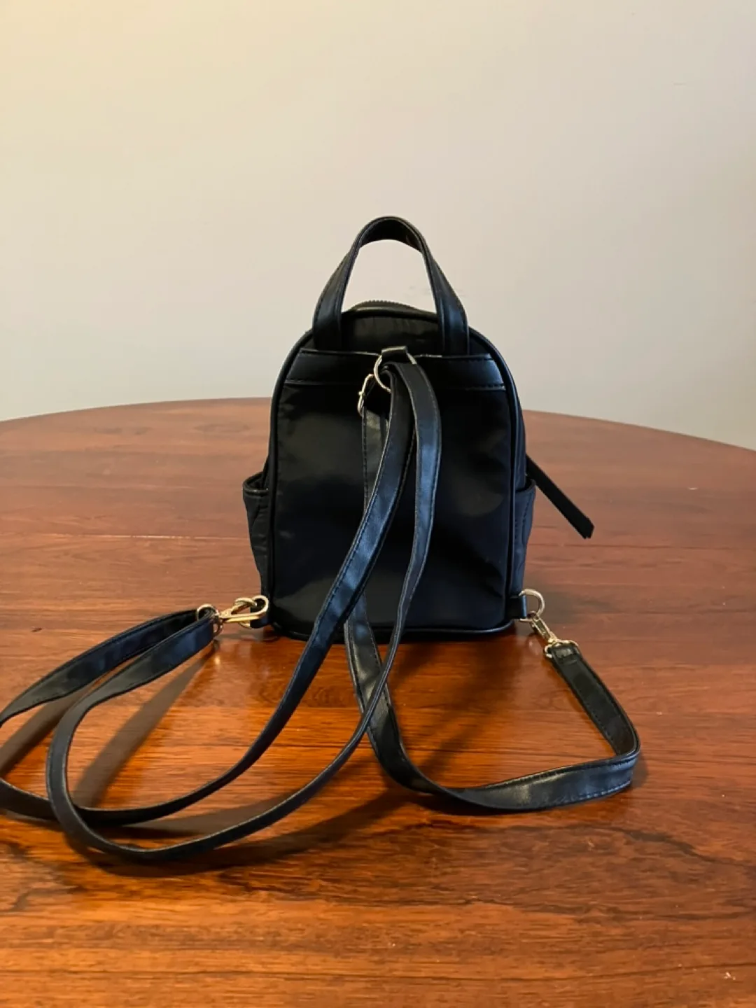 Mini Black Quilted Backpack image indicator(3)