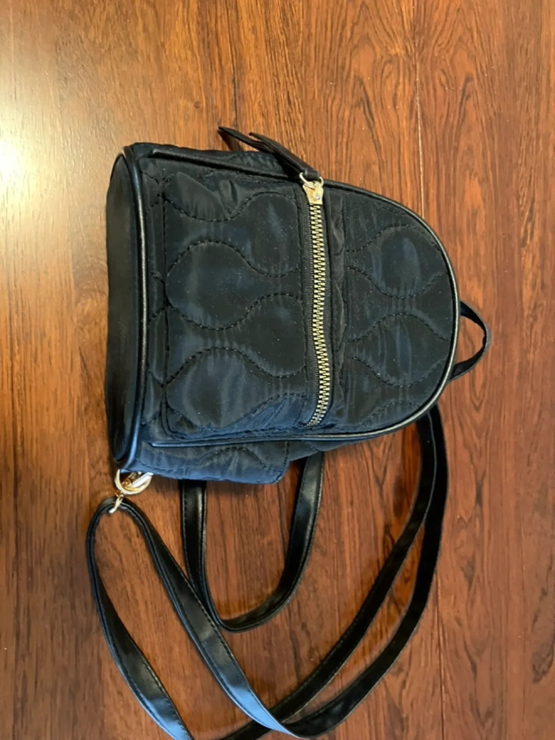 Mini Black Quilted Backpack image indicator(2)