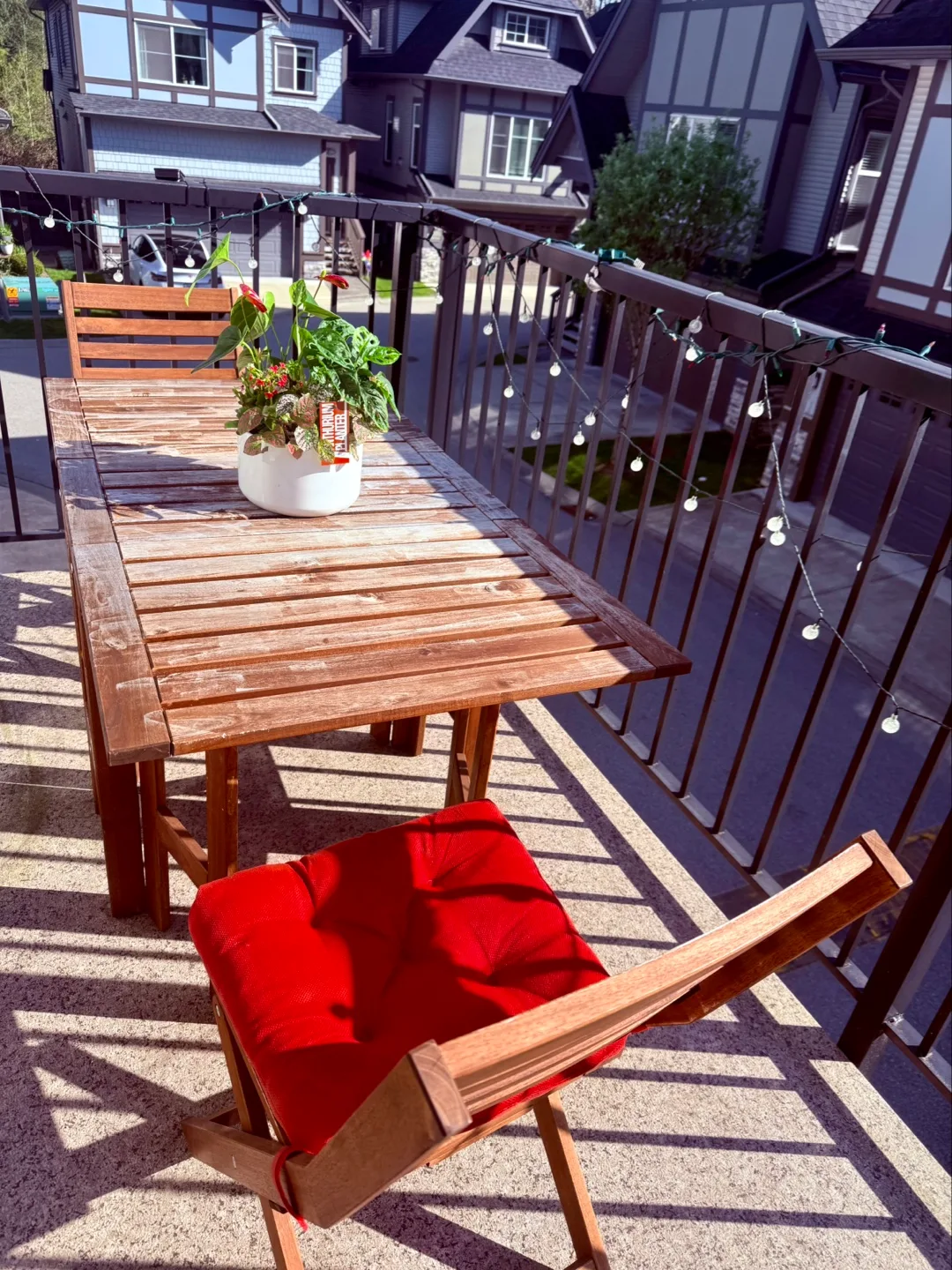 IKEA Åpplarö Outdoor Balcony Table and Chairs Set image indicator(6)