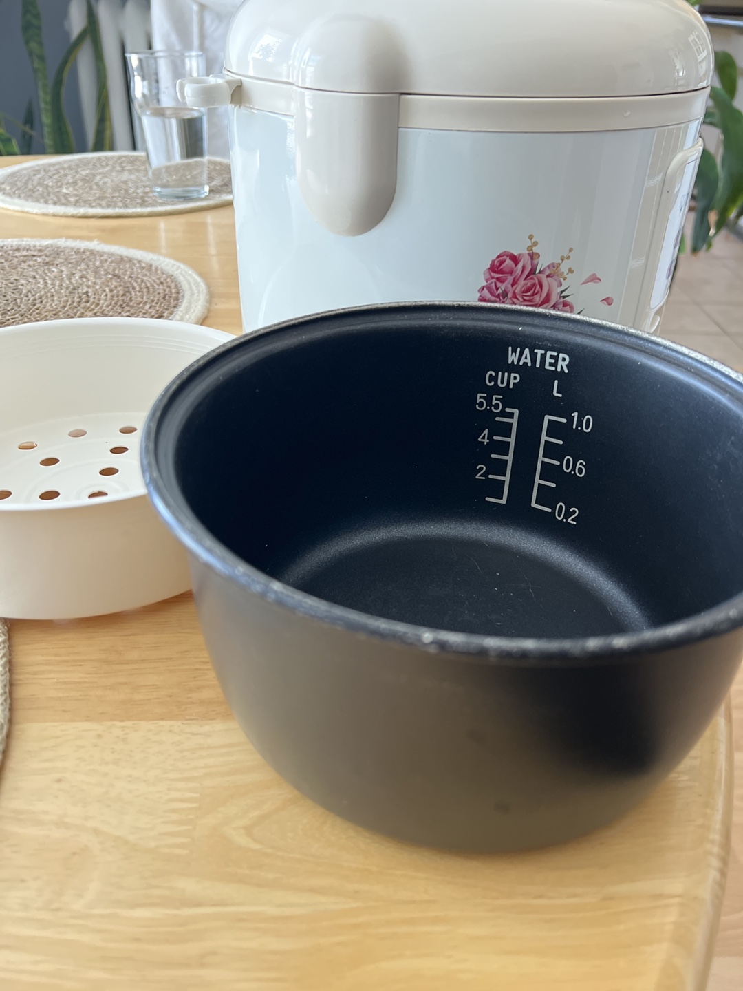 Tiger 5.5 Cup Rice Cooker and Warmer with steam basket - photo 3