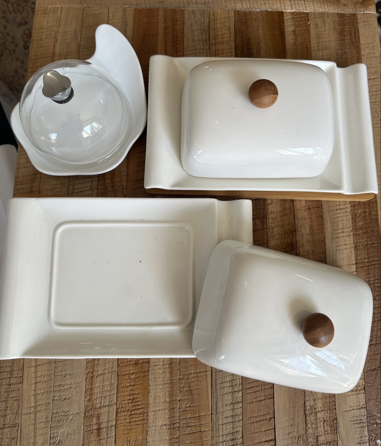 White Ceramic Butter Dishes with Wooden Knobs and Tray - photo 3