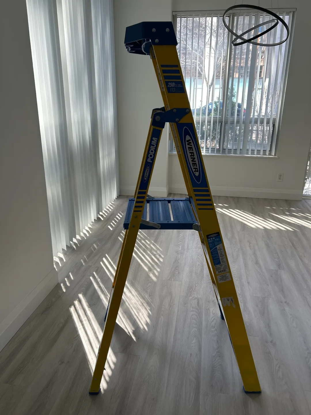 Werner 3' Fiberglass Step Ladder image indicator(2)