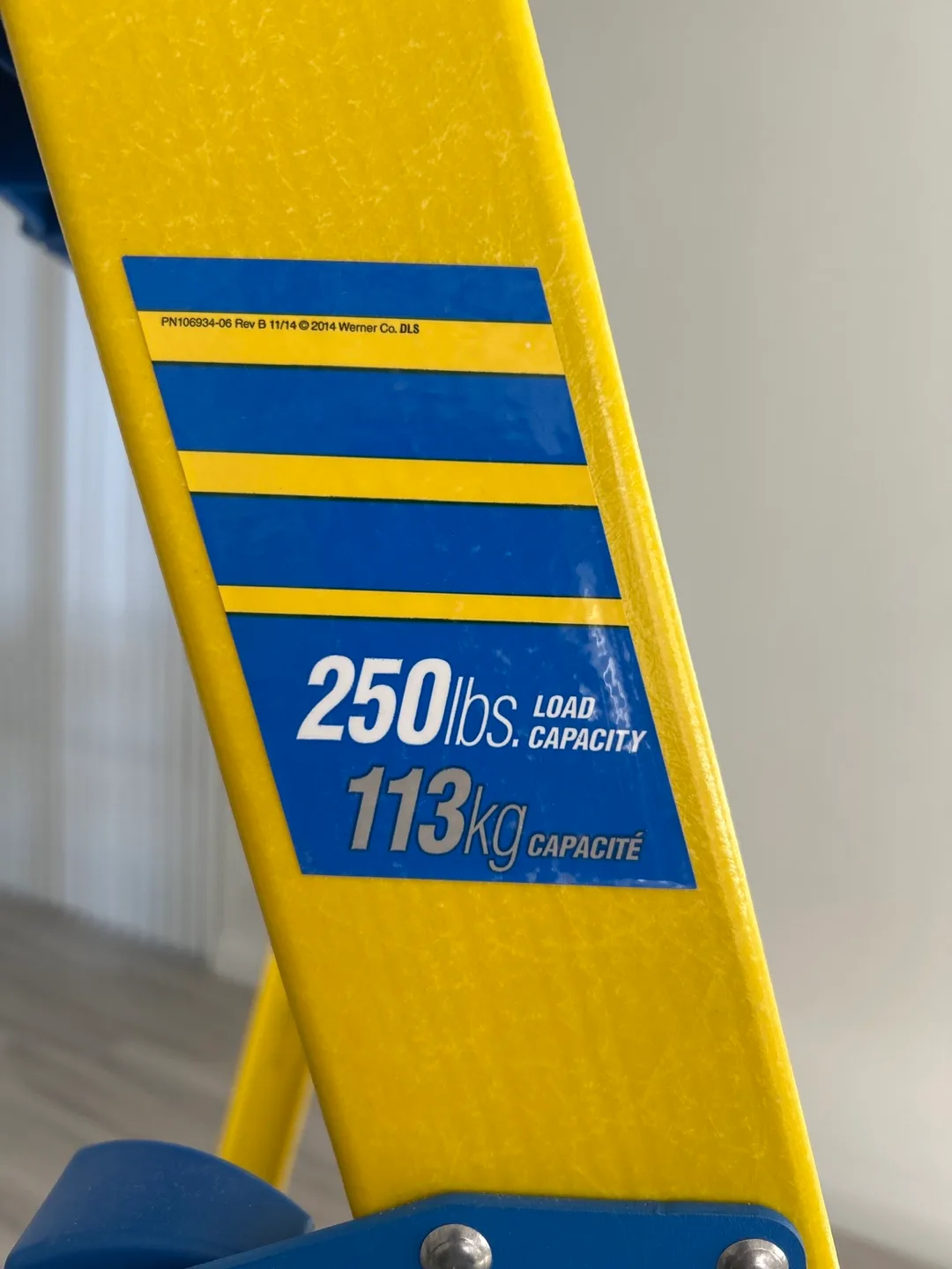 Werner 3' Fiberglass Step Ladder image indicator(4)