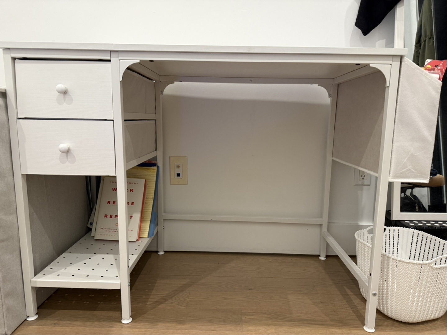White Computer Desk - photo 2