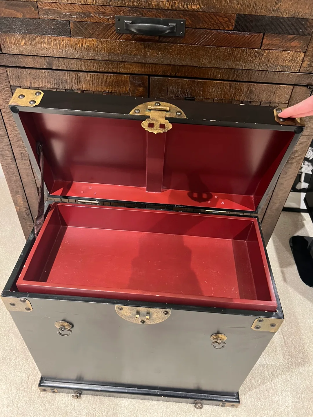 Asian-style Storage Trunk with Trays image indicator(3)