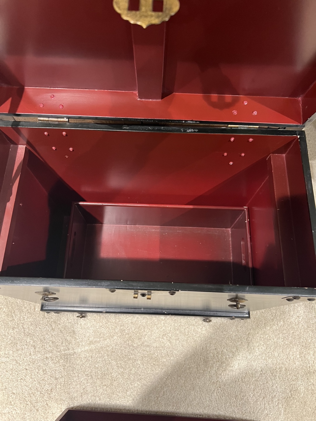 Asian-style Storage Trunk with Trays - photo 4