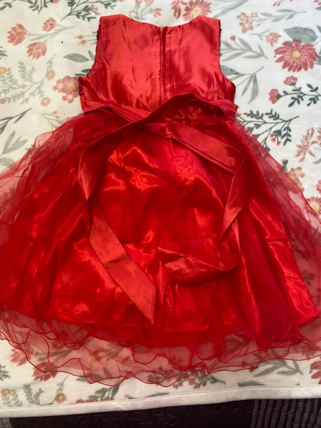 💚Girls' Red Sequin Party Dress Size 110 image indicator(2)