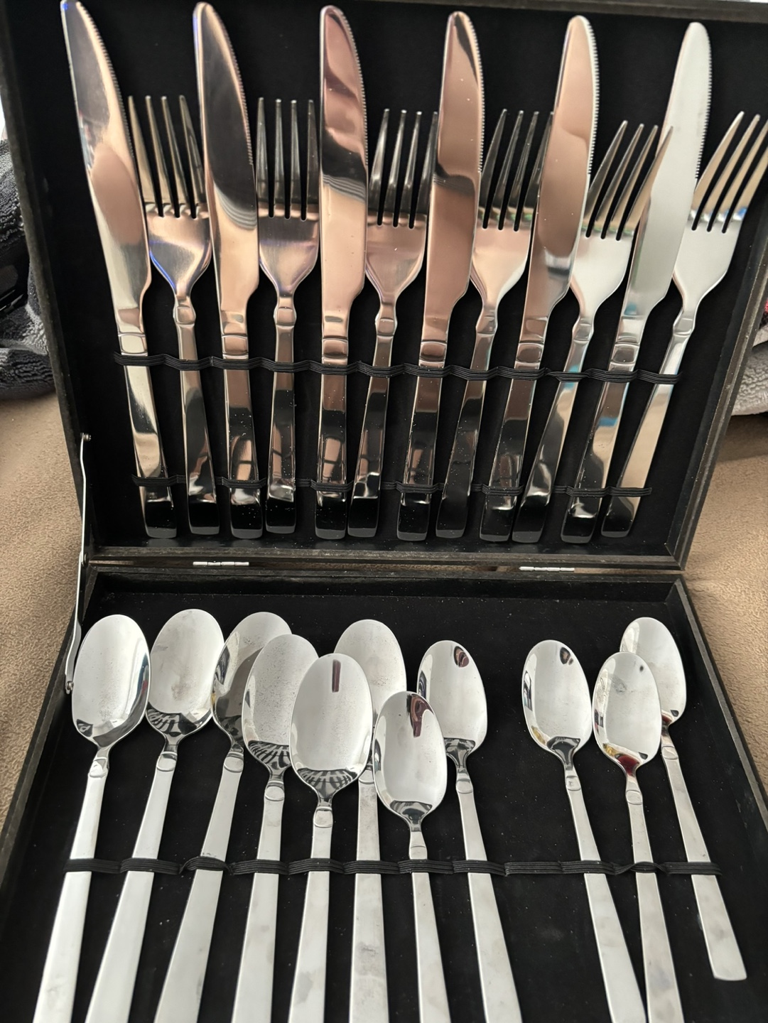 20-Piece Stainless Steel Cutlery Set with Wooden Case - photo 2