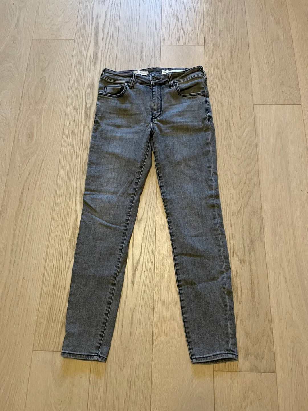 Pilcro Grey High Rise Denim Leggings, Size 28 thumbnail