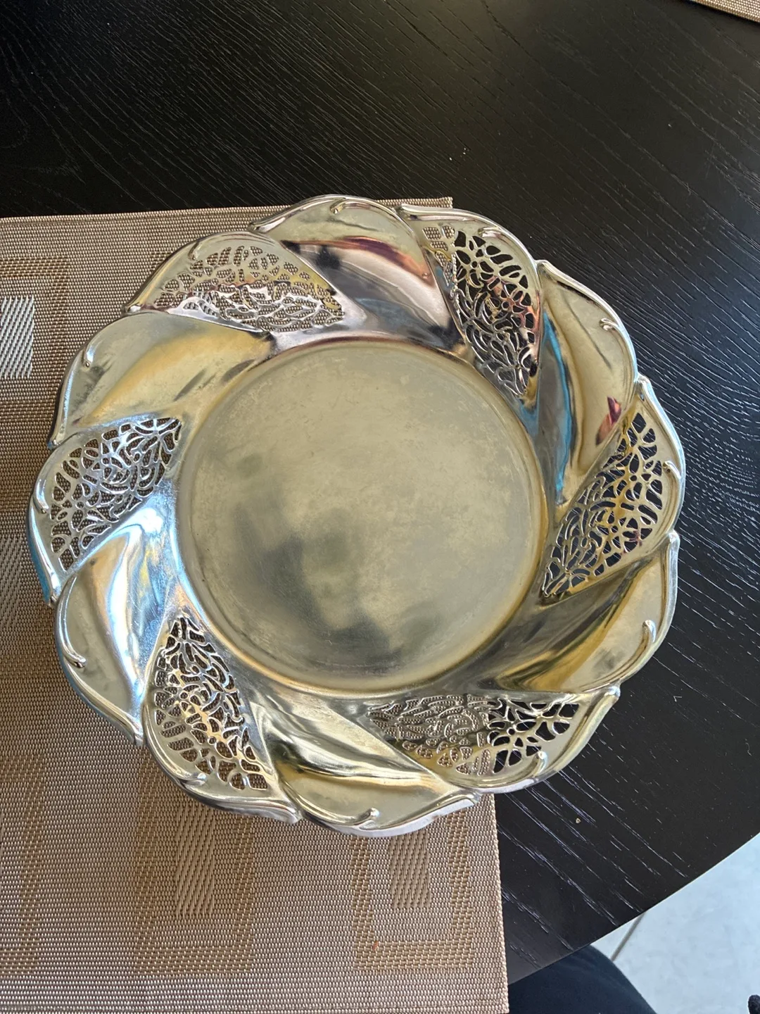 Vintage Silver-Plated Decorative Bowl image indicator(3)