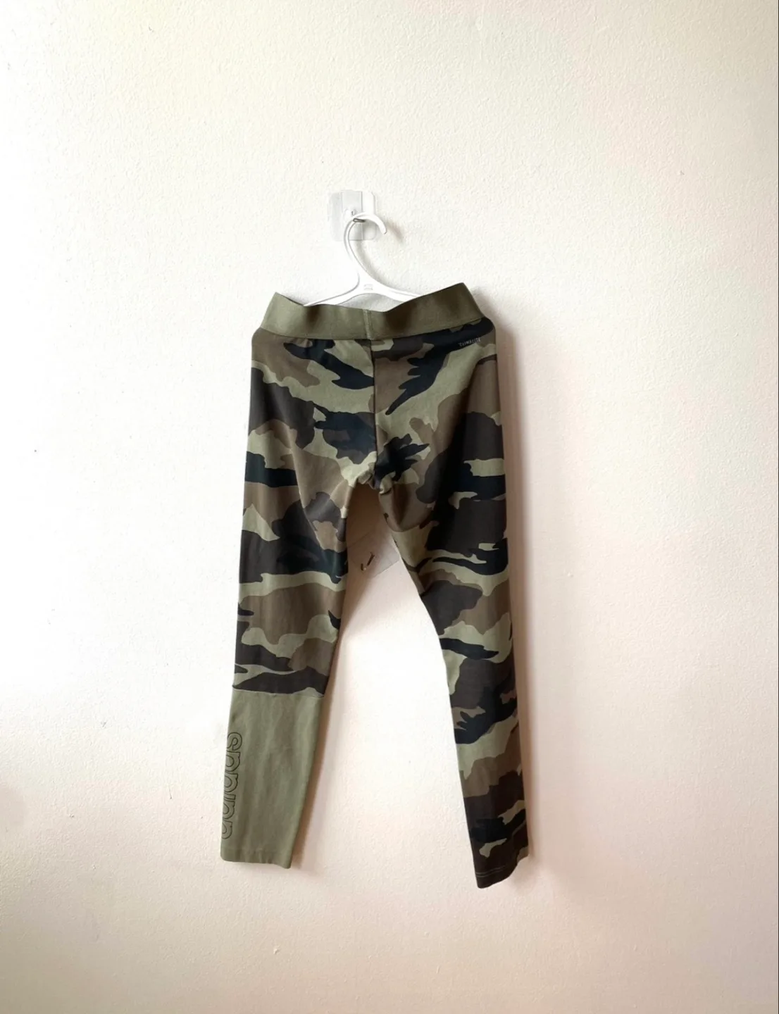 Adidas Climalite Camo Leggings - XS, fits 4 and under!😎 image indicator(2)