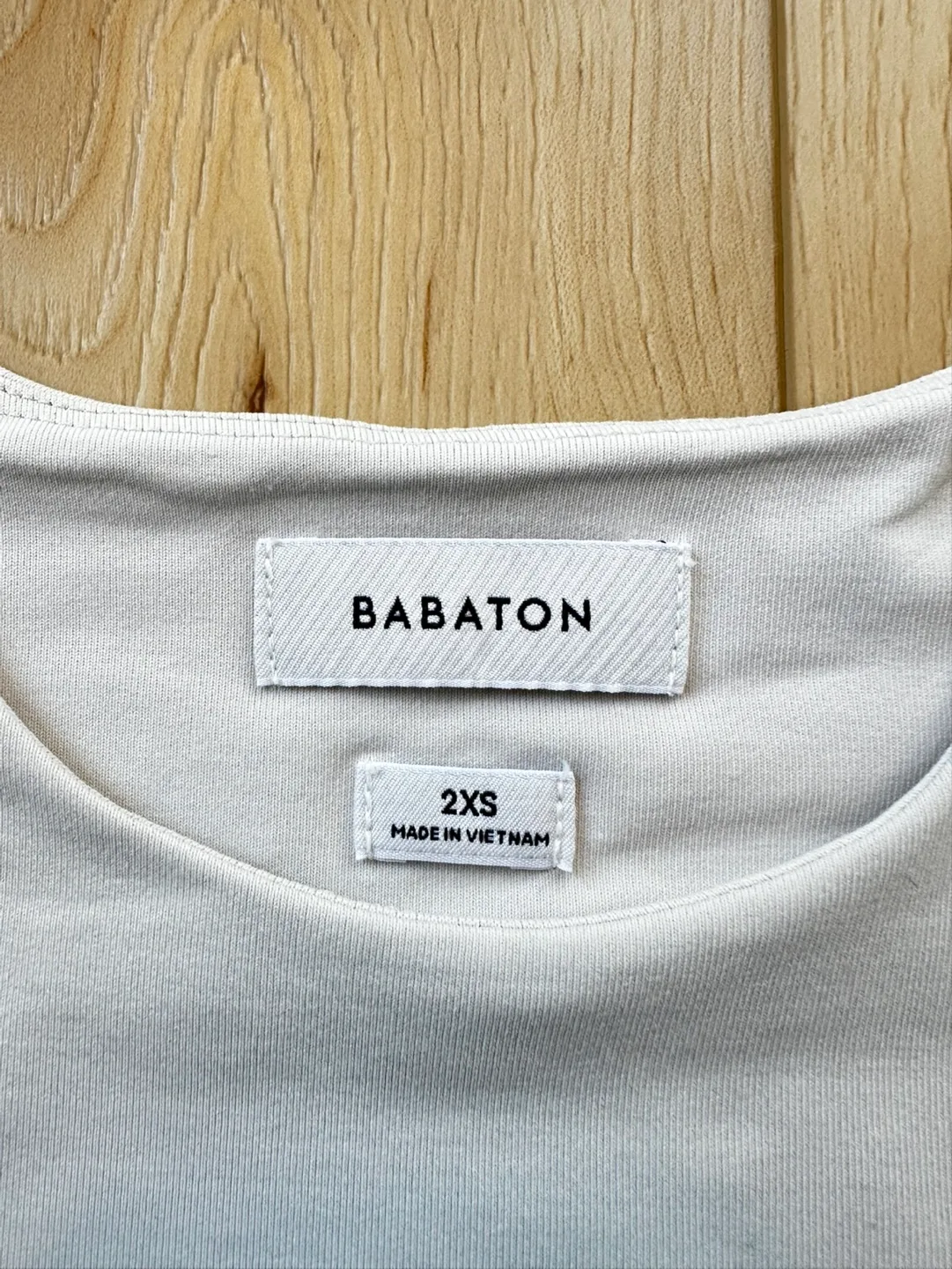 Babaton Aritzia Countour Short-Sleeve image indicator(2)