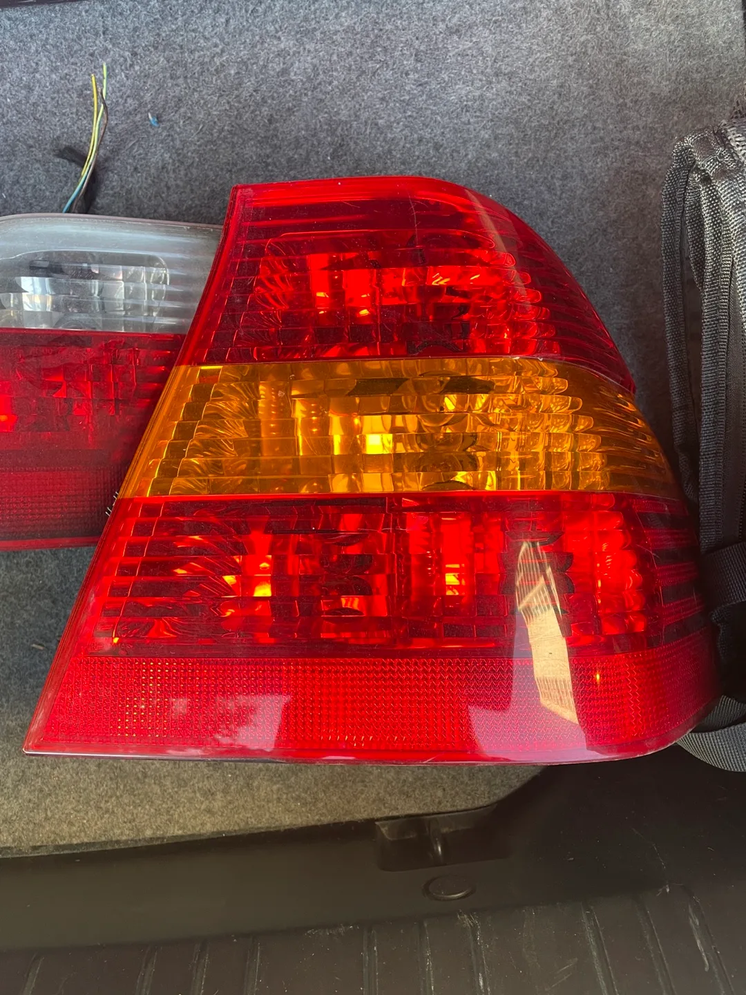 E46 Sedan Tail & Trunk Inner lamps image indicator(4)