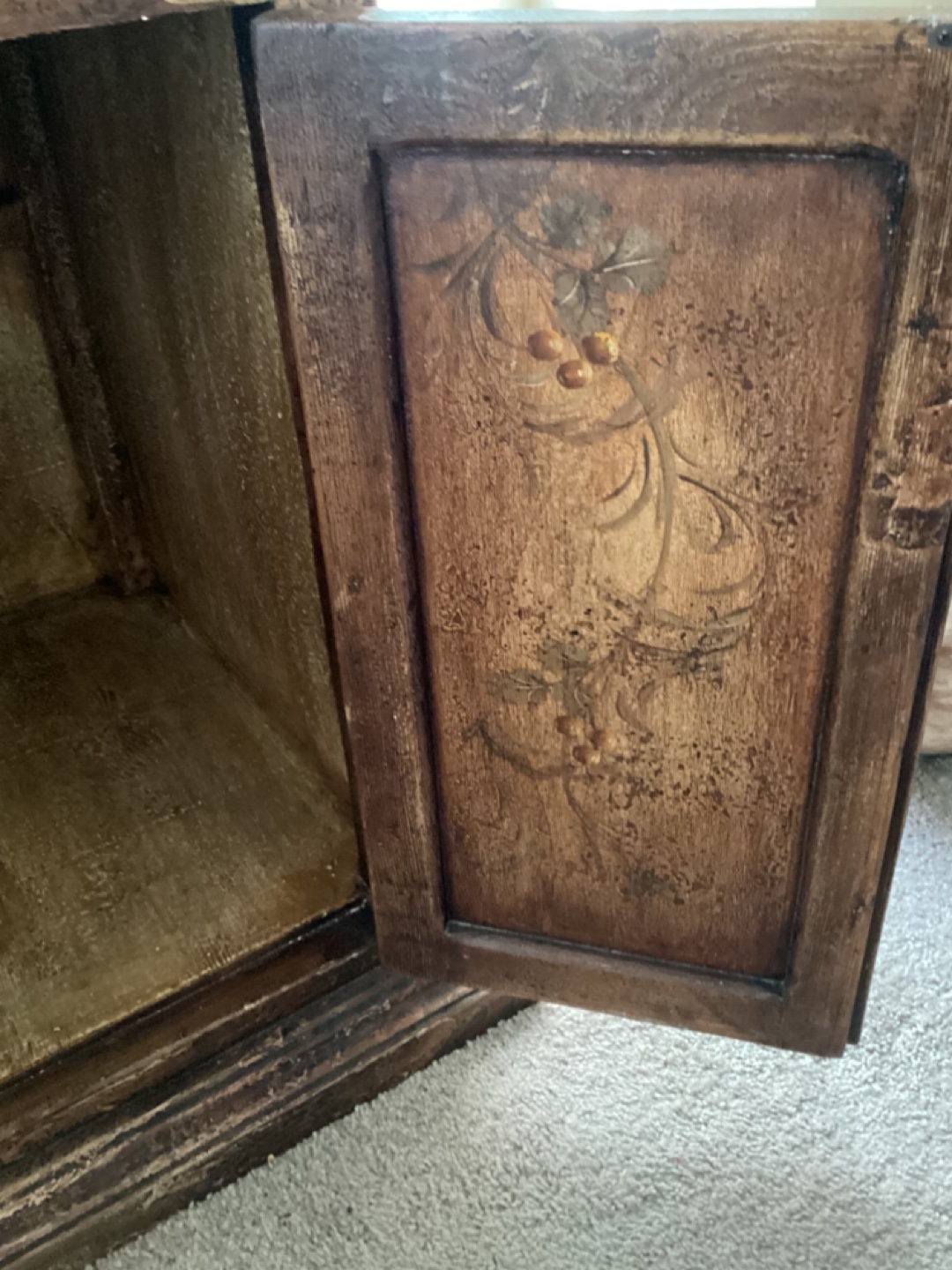 Beautiful Hand-Painted Wood Sideboard - photo 4