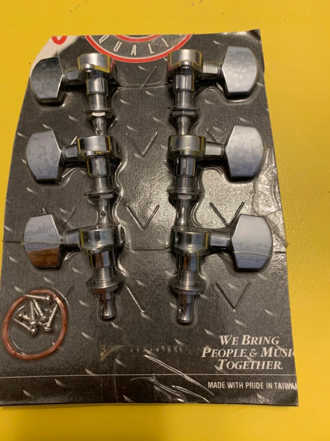 Guitar Parts Lot: Pickups, Tuning Pegs image indicator(5)