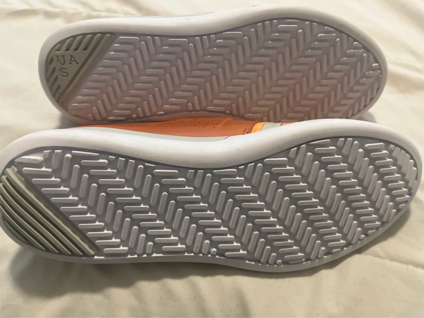 Under Armour Women's Size 8 Low-Top Sneakers image indicator(4)