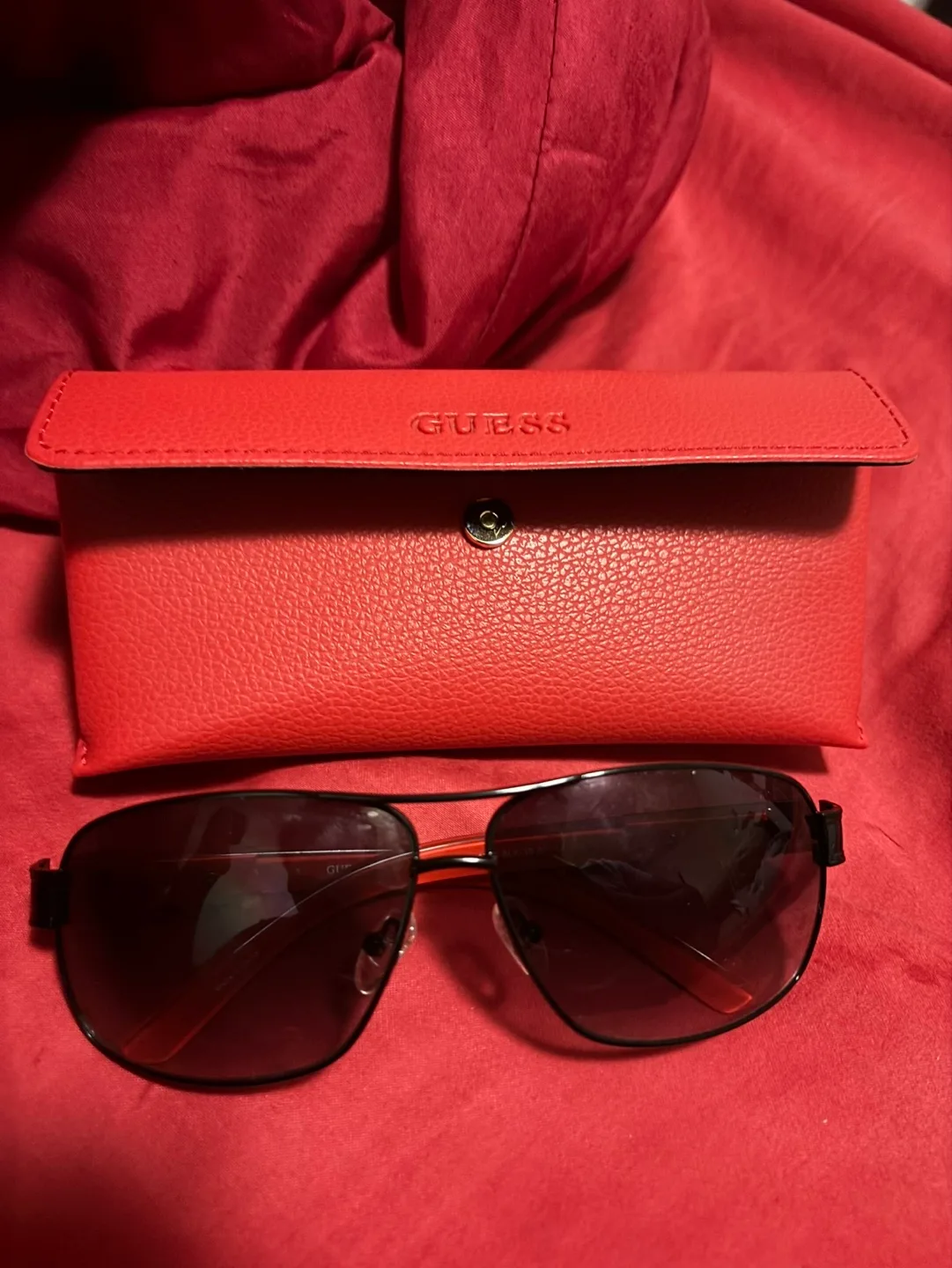 GUESS Aviator Sunglasses with Case image indicator(3)
