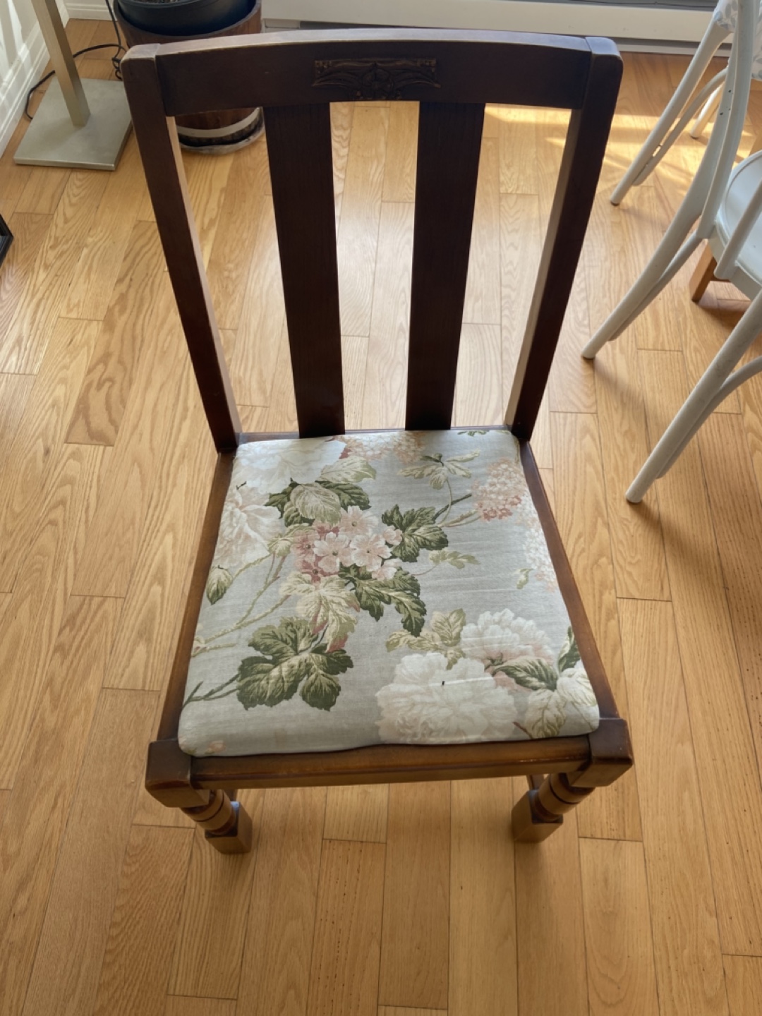 Foldable Dining Table and 4 Chairs - photo 2